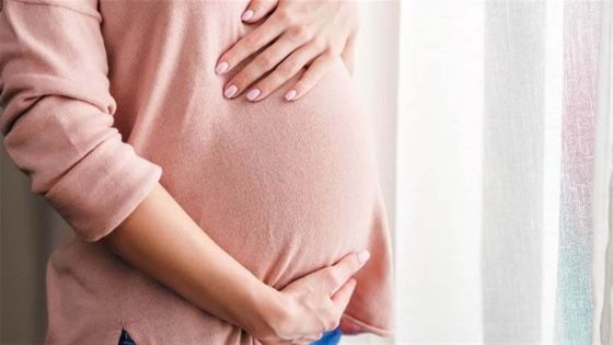  وجود إفرازات دموية للحامل في الشهور الأولى